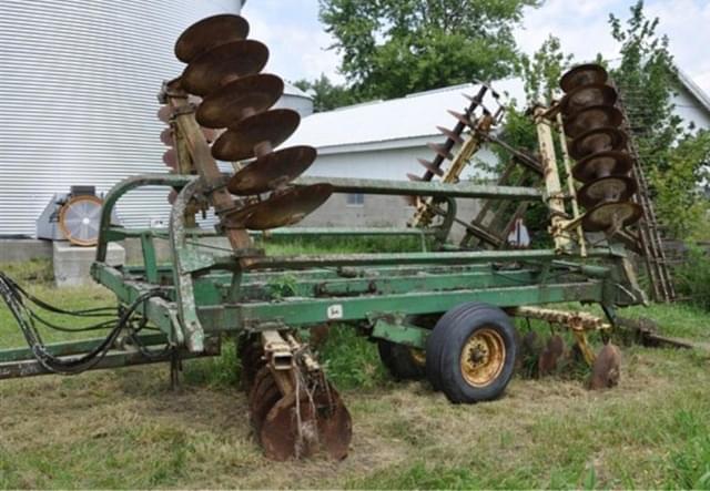 Image of John Deere 230 equipment image 2
