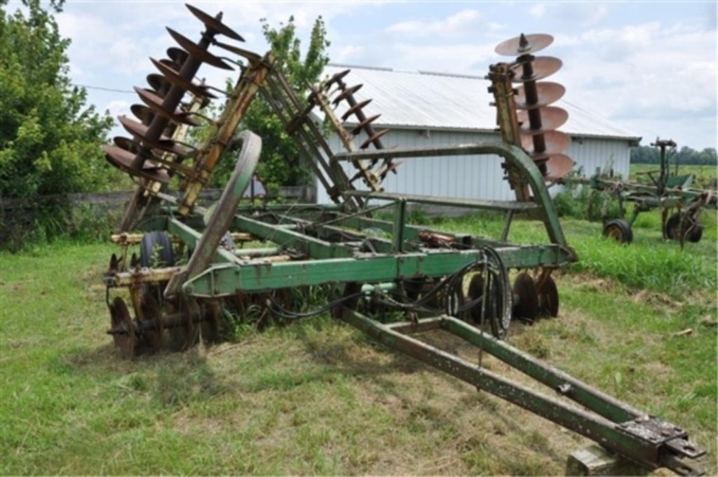 Image of John Deere 230 Primary image