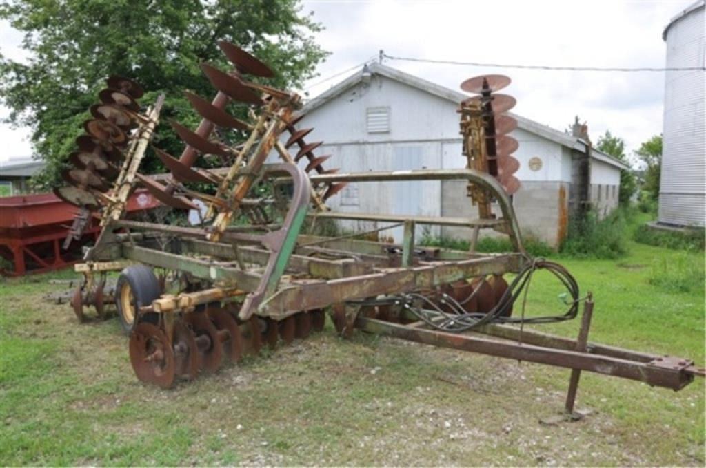 Image of John Deere 230 Primary image