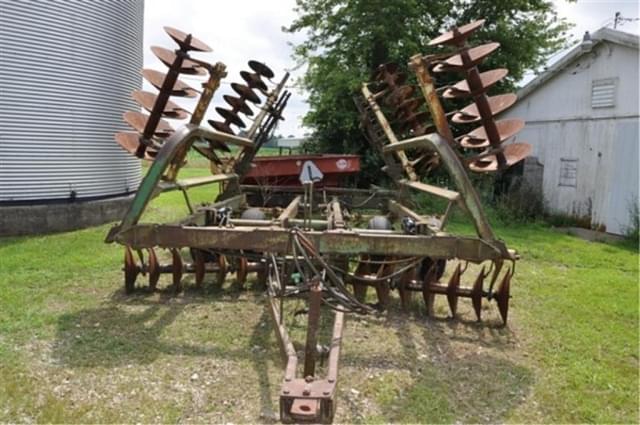 Image of John Deere 230 equipment image 1