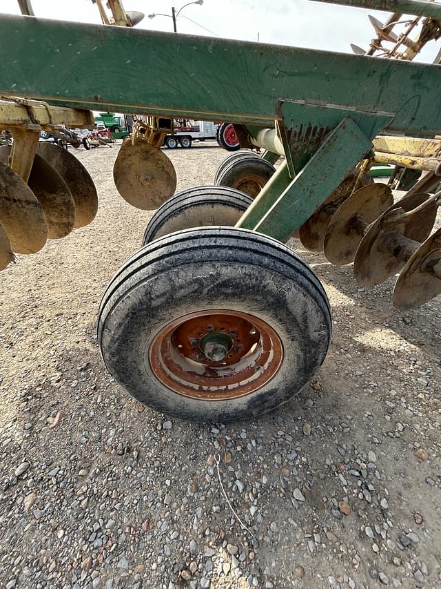 Image of John Deere 230 equipment image 4