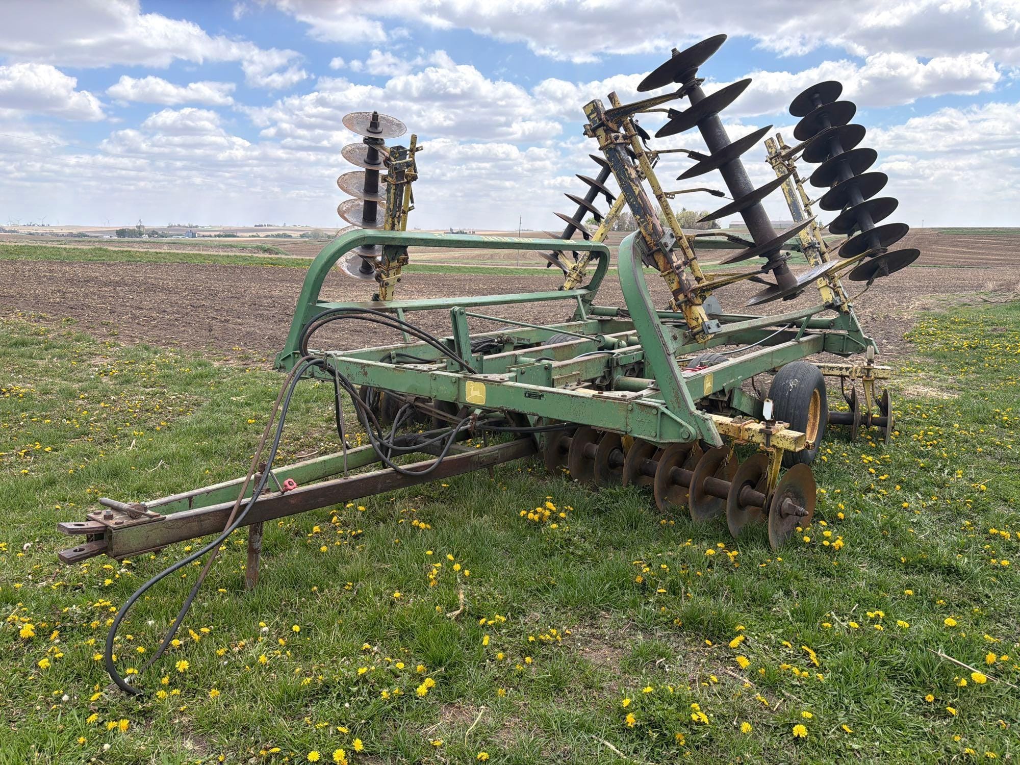 John Deere 230 Equipment Image0