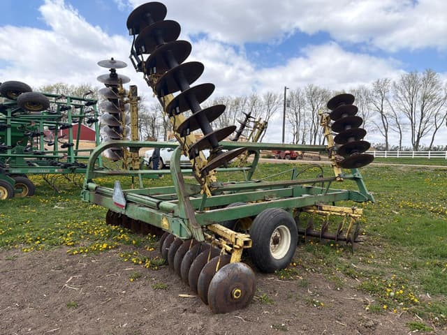 Image of John Deere 230 equipment image 2