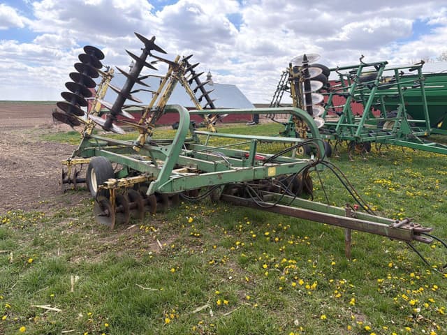 Image of John Deere 230 equipment image 1