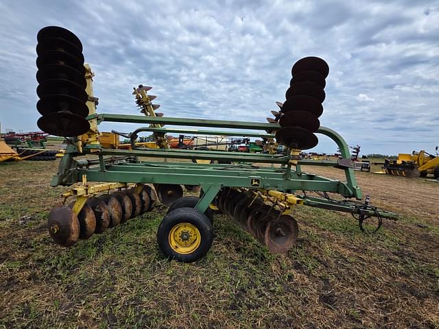 Image of John Deere 230 equipment image 3