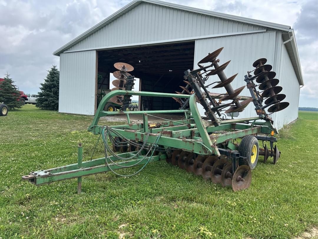 Image of John Deere 230 Primary image