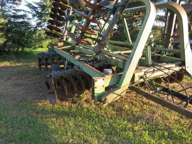 Image of John Deere 230 equipment image 1