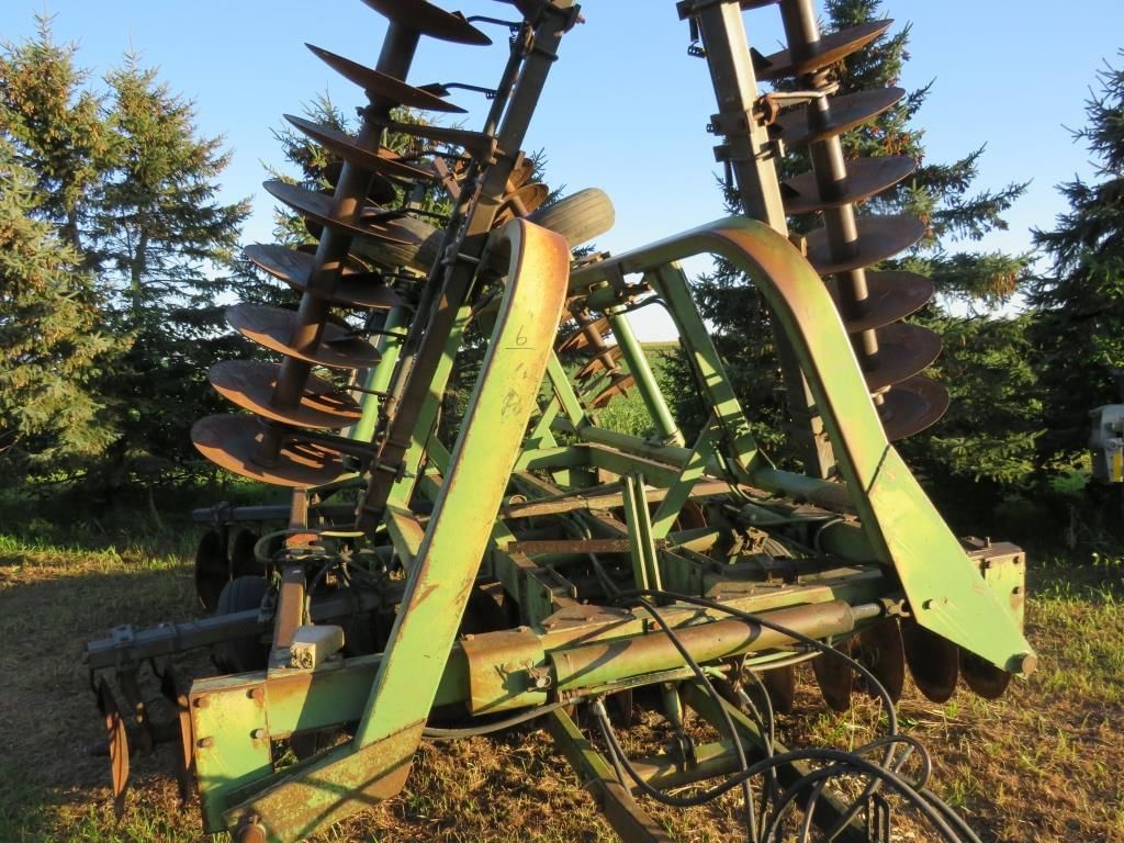 John Deere 230 Equipment Image0