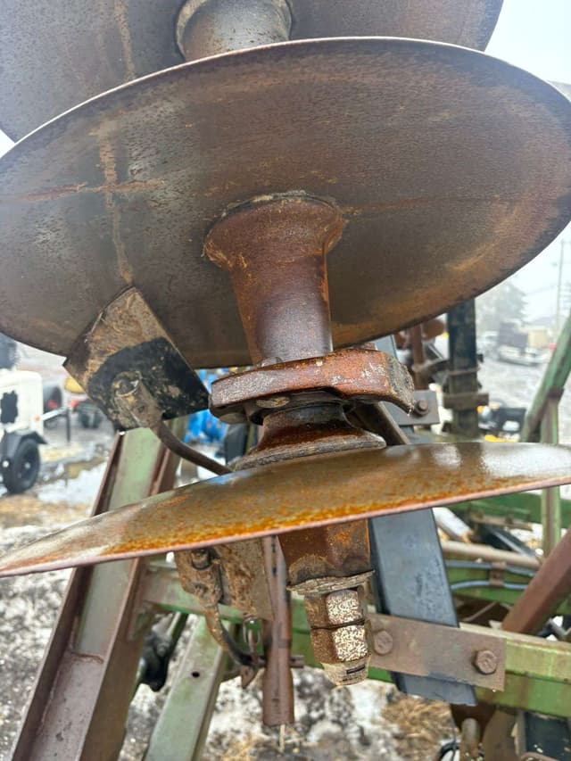 Image of John Deere 230 equipment image 2