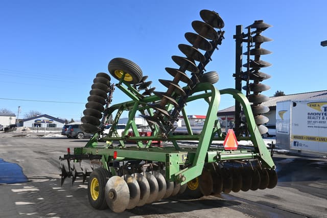 Image of John Deere 230 equipment image 4