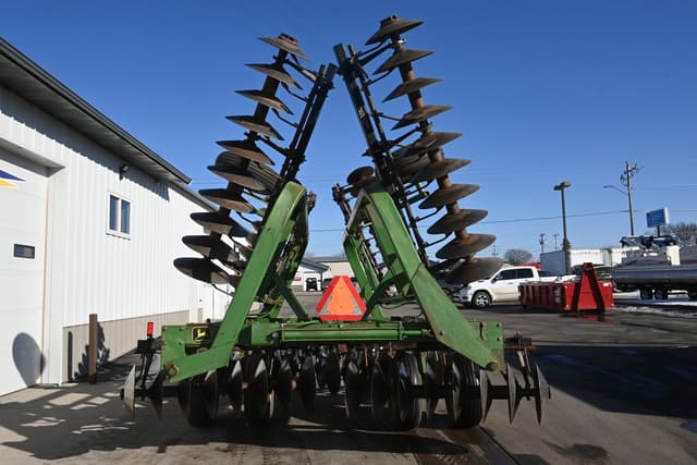 Image of John Deere 230 equipment image 3
