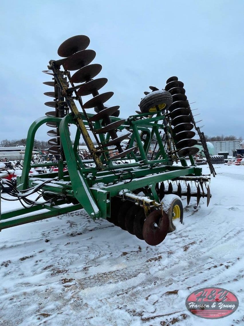 John Deere 230 Equipment Image0