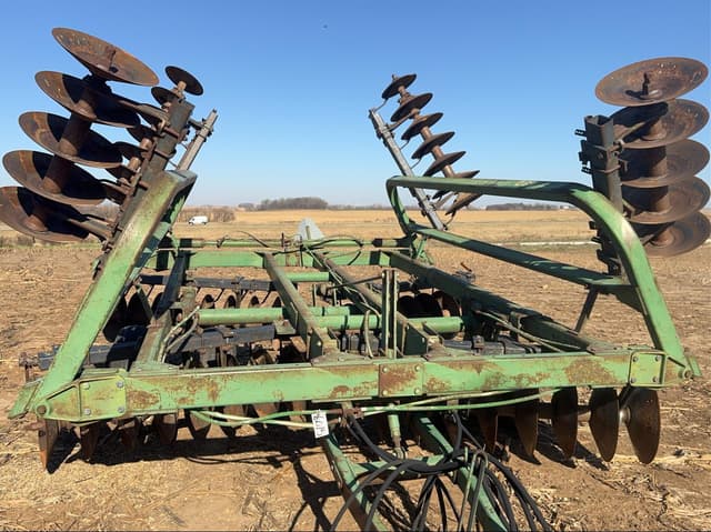 Image of John Deere 230 equipment image 2