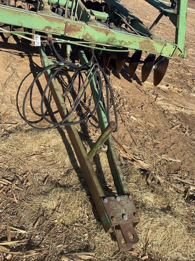 Image of John Deere 230 equipment image 1