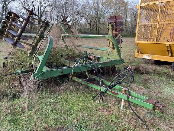 Image of John Deere 230 equipment image 1