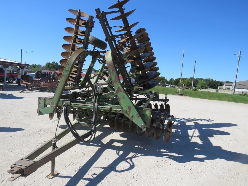 John Deere 230 Equipment Image0