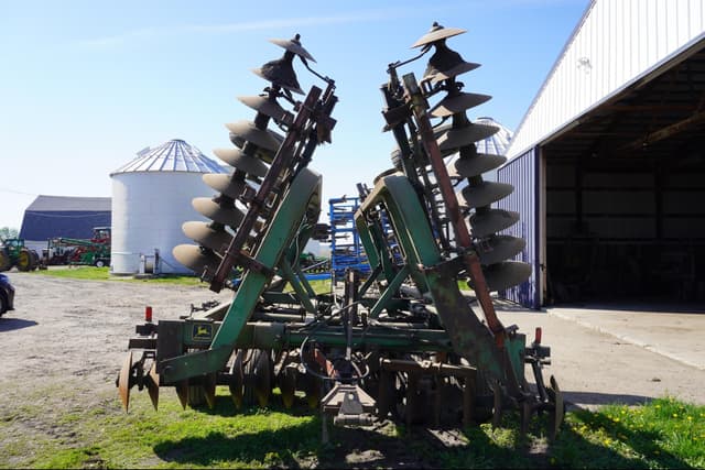 Image of John Deere 230 equipment image 4