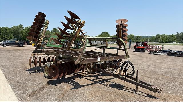 Image of John Deere T0230 equipment image 1