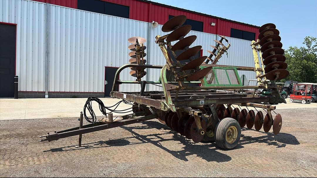 Image of John Deere T0230 Primary image