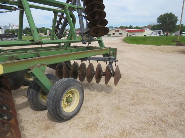 Image of John Deere 230 equipment image 3