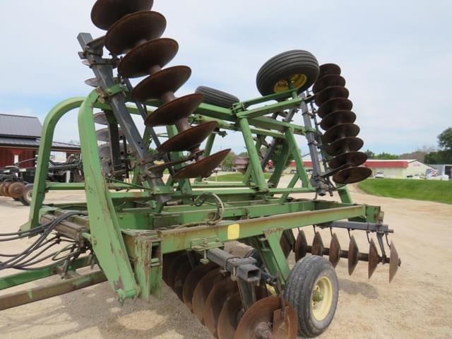 Image of John Deere 230 equipment image 2