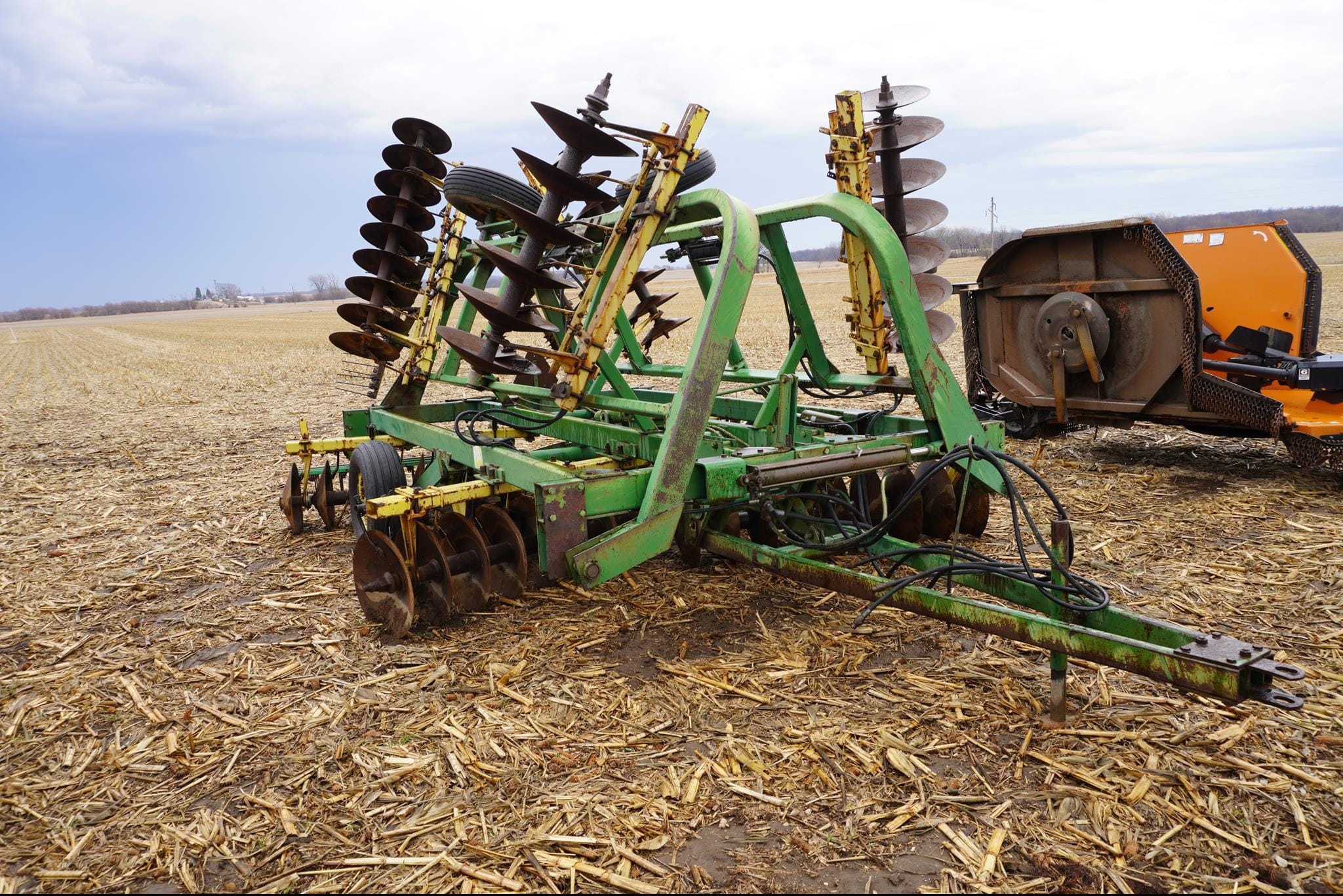 John Deere 230 Equipment Image0