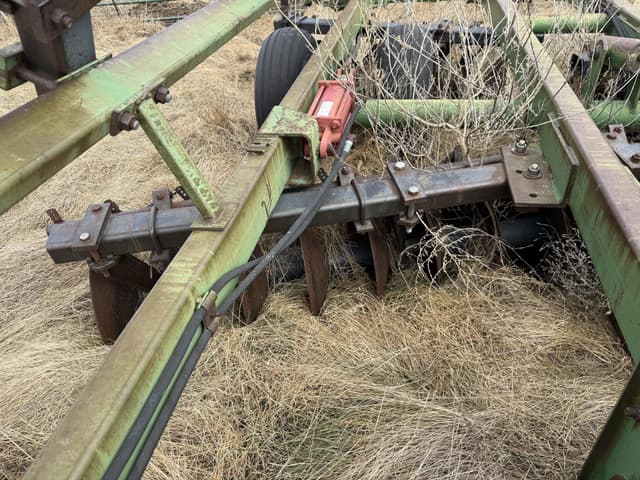 Image of John Deere 230 equipment image 4