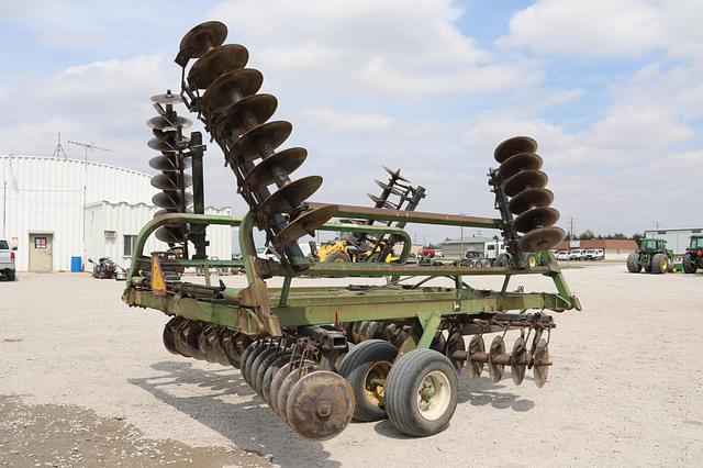 Image of John Deere 230 equipment image 4