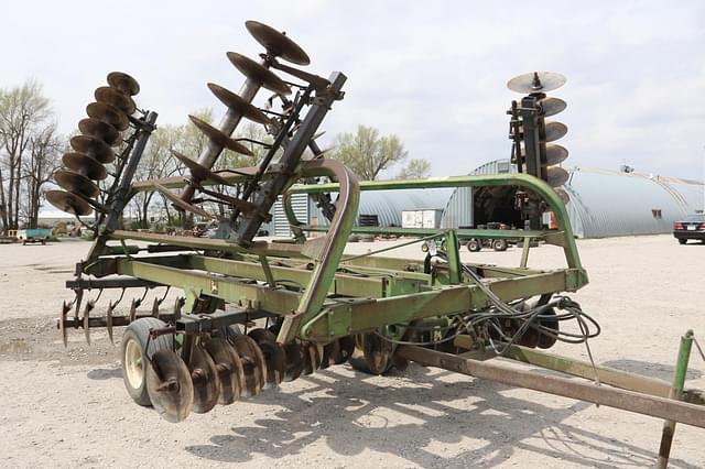 Image of John Deere 230 equipment image 1