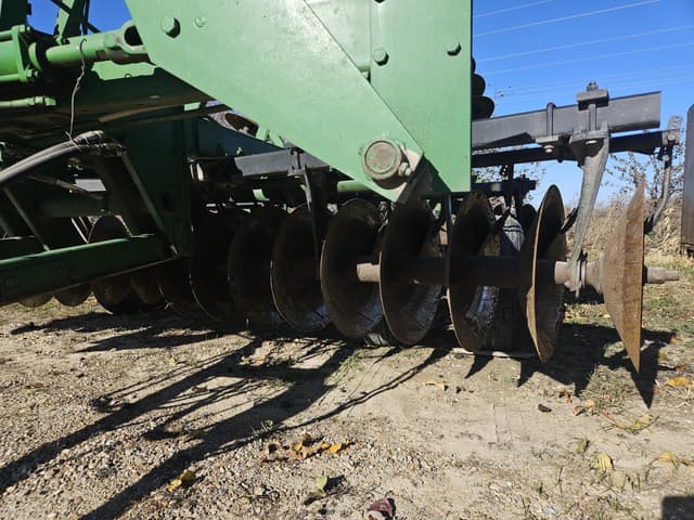 Image of John Deere 230 equipment image 2