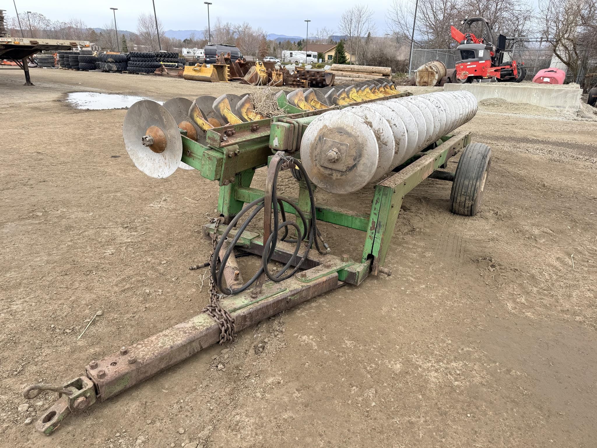 John Deere 230 Equipment Image0