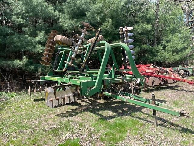 Image of John Deere 230 equipment image 3