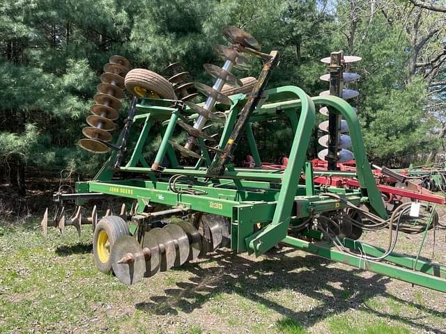 Image of John Deere 230 equipment image 4