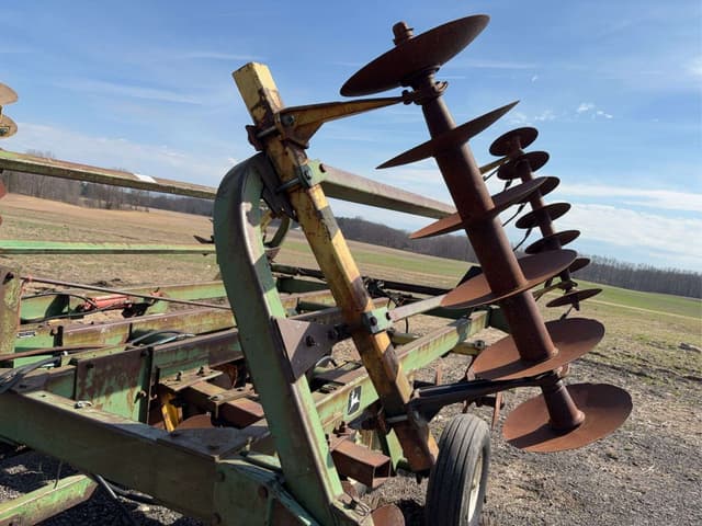 Image of John Deere T0230 equipment image 3