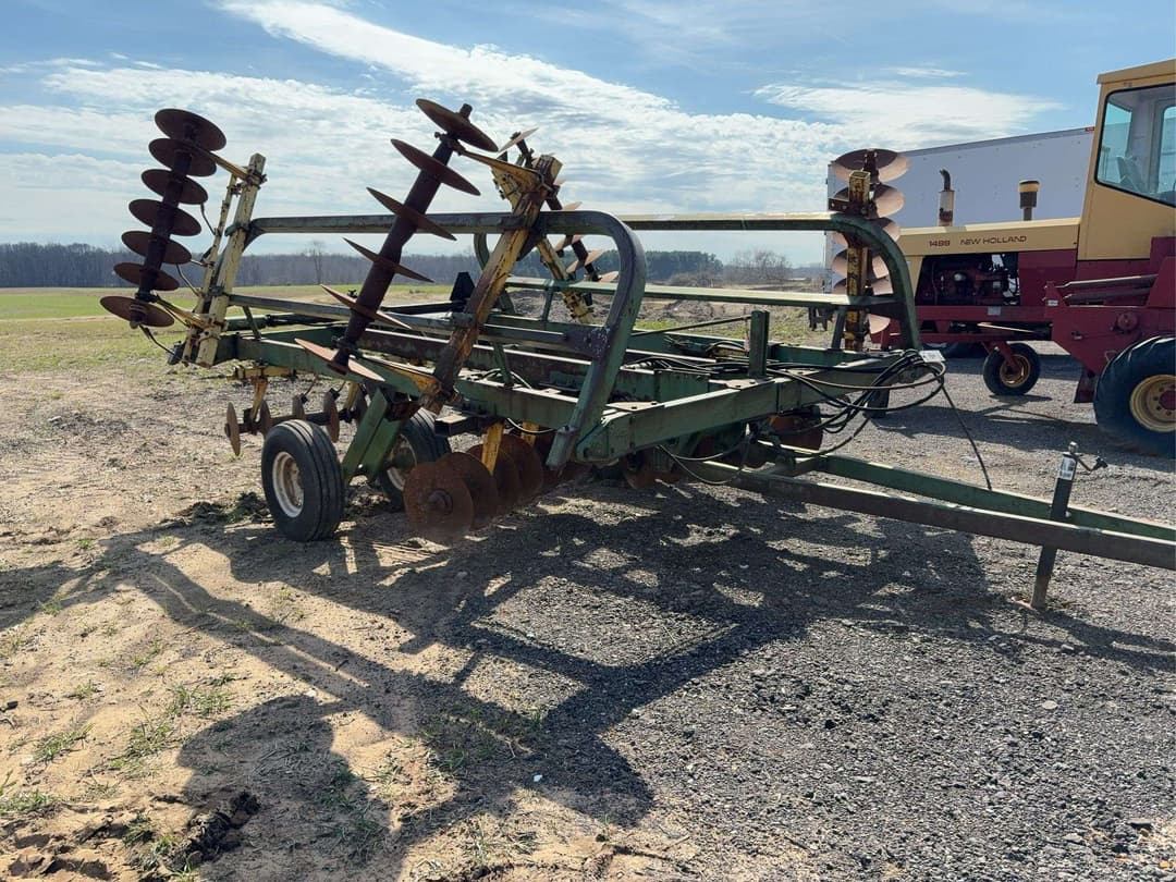 Image of John Deere T0230 Primary image