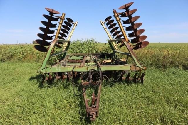 Image of John Deere 230 equipment image 1