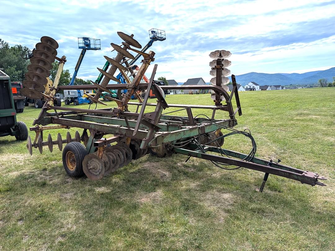 Image of John Deere 230 Primary image