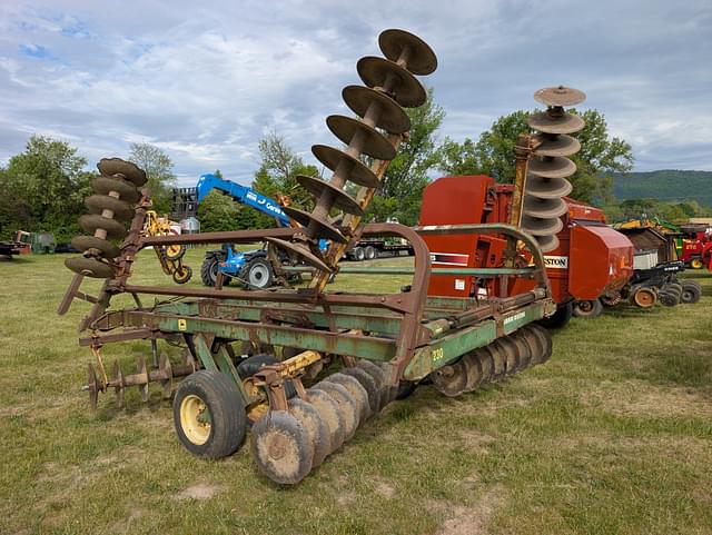 Image of John Deere 230 equipment image 1