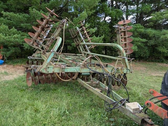 Image of John Deere 230 equipment image 1