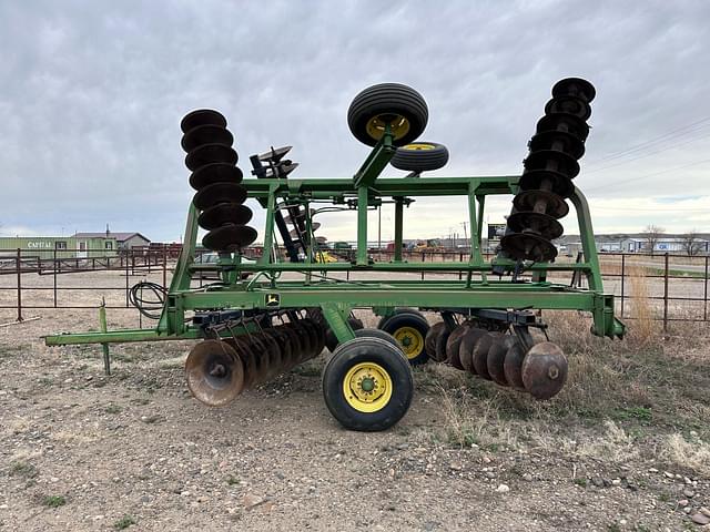 Image of John Deere 230 equipment image 1