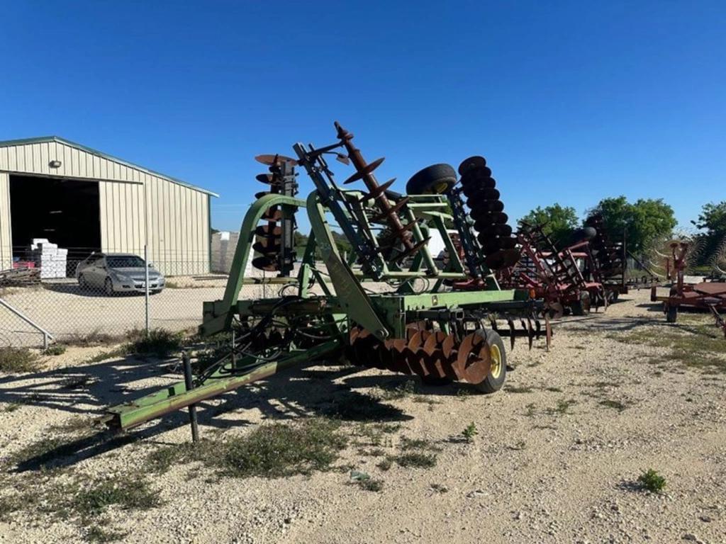Image of John Deere 230 Image 1