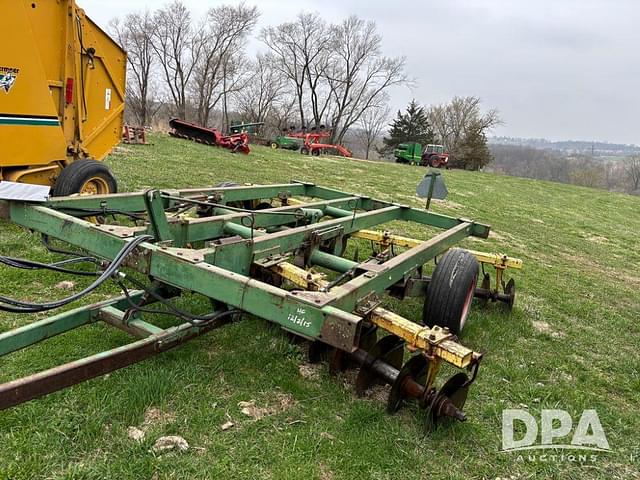 Image of John Deere 230 equipment image 2