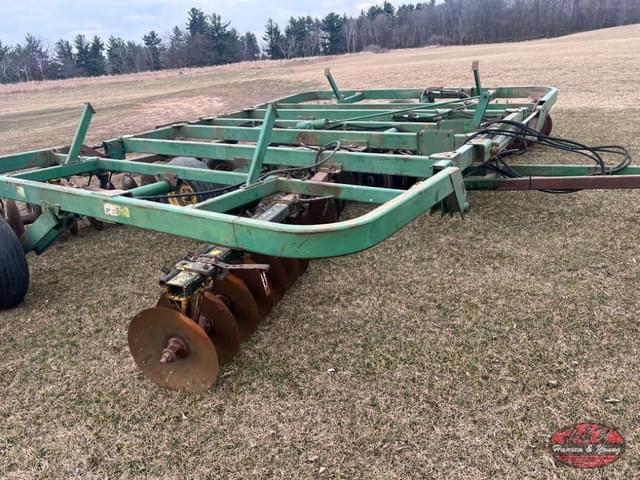 Image of John Deere 230 equipment image 1