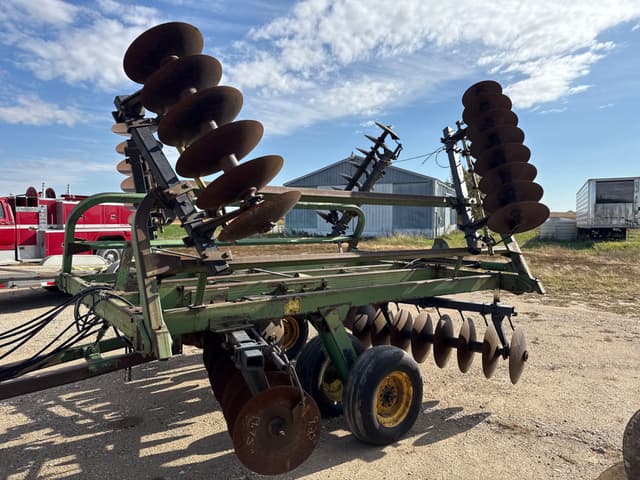 Image of John Deere 230 equipment image 1