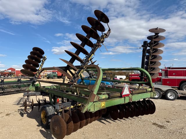 Image of John Deere 230 equipment image 2