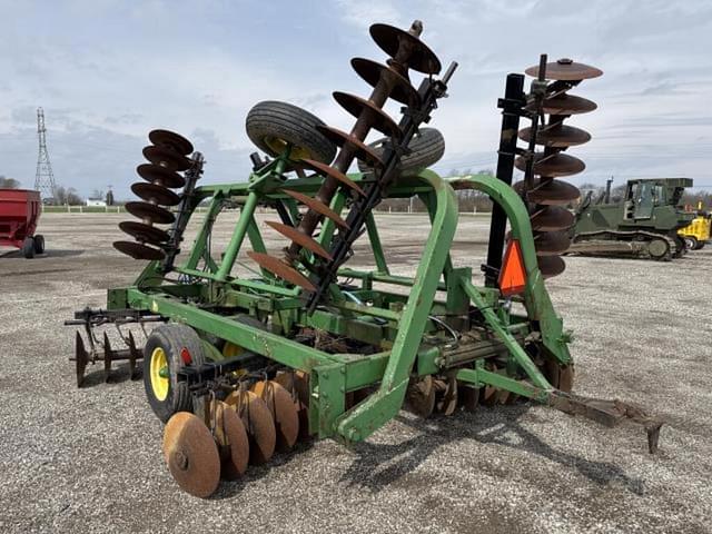 Image of John Deere 230 equipment image 1
