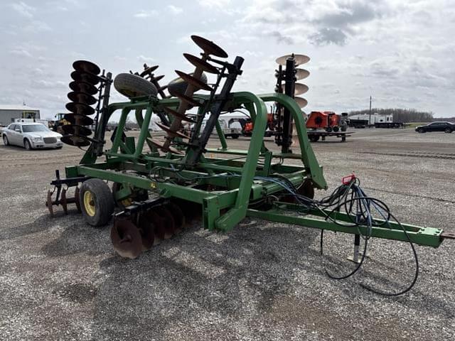Image of John Deere 230 equipment image 4
