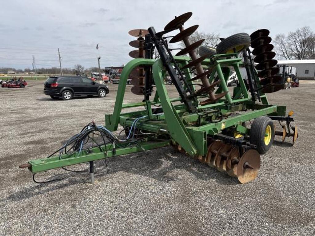 Image of John Deere 230 Primary image