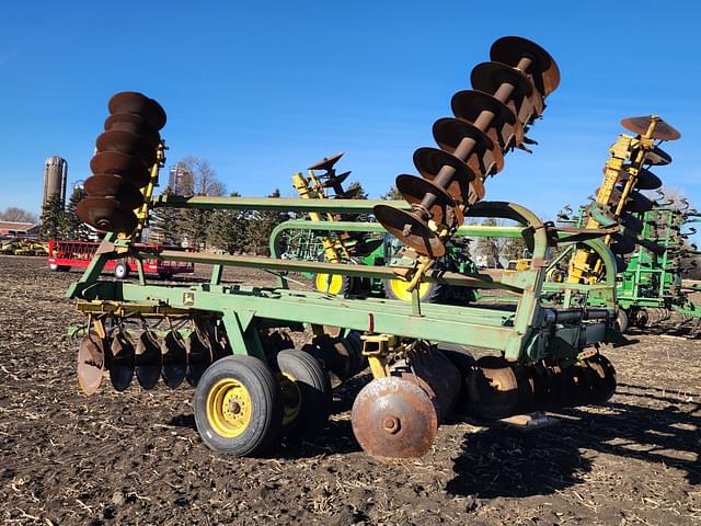 Image of John Deere 230 equipment image 1