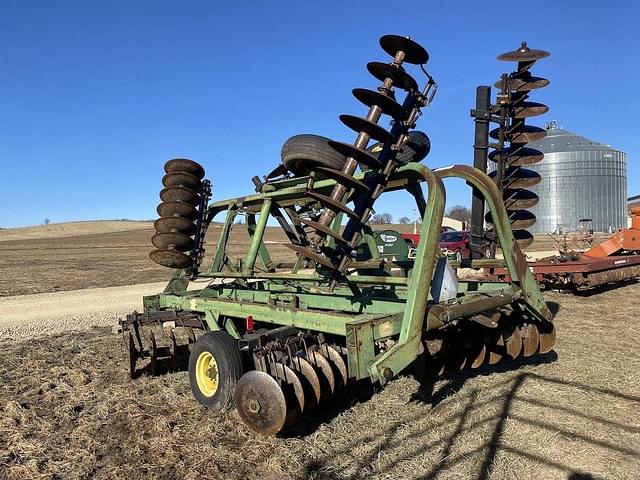 Image of John Deere 230 equipment image 2